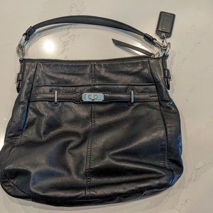 Authentic COACH  Black Glove Leather shoulder bag